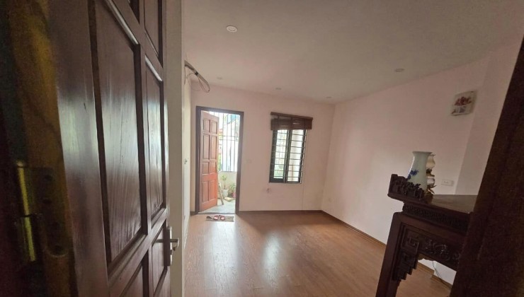 Cho thuê nhà ngõ Hồ Tùng Mậu - Cầu Giấy, 35 m2 - 4 tầng, 3N, 13 Triệu - VP, KD, ở GĐ, nhóm